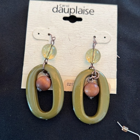 Earring lot #104 - Picture 4 of 6